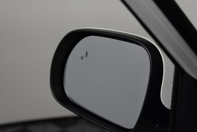 Used 2024 White Kia LX image 27
