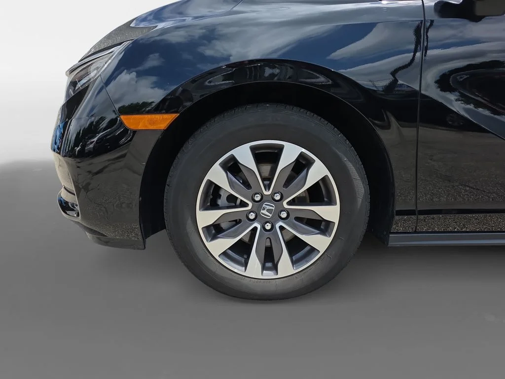 2024 Honda Odyssey EX-L - Photo 14