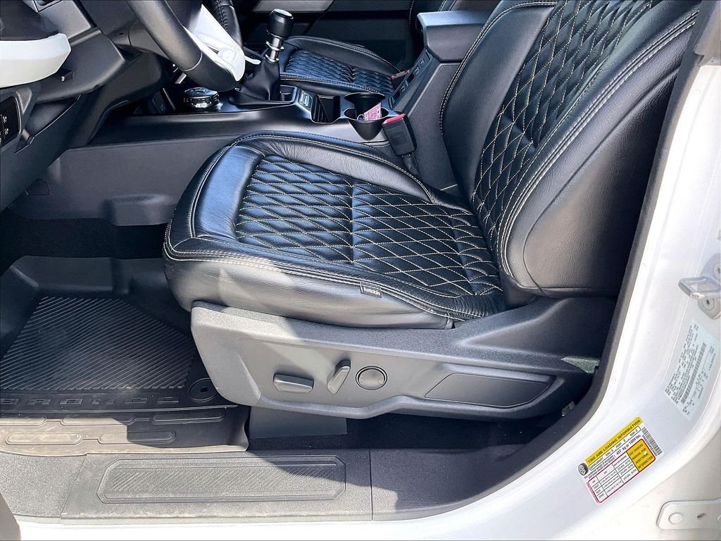 Used 2023 Oxford White Ford Badlands image 32