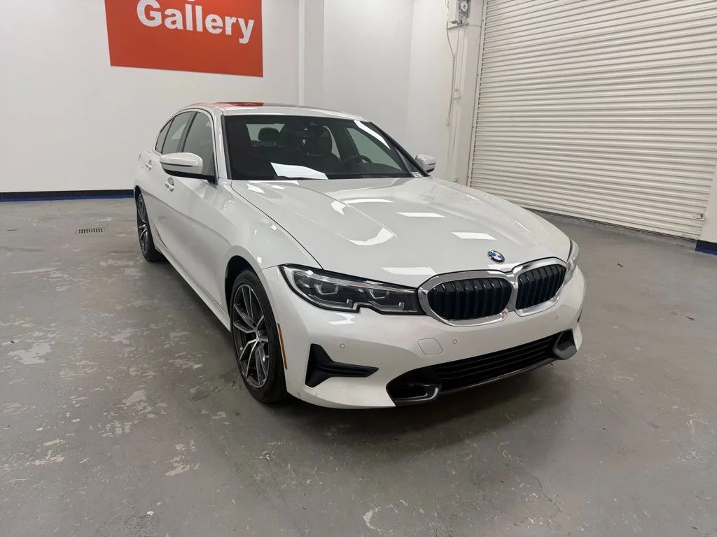 2022 BMW 3 Series 330i xDrive Sedan's photo