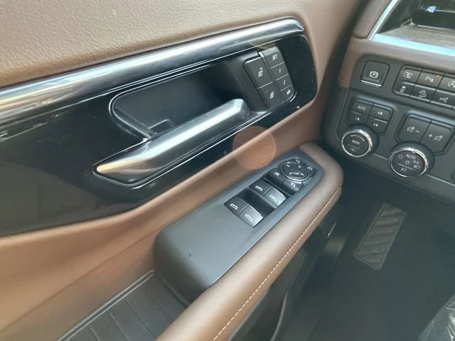 2025 Chevrolet Suburban High Country - Photo 25