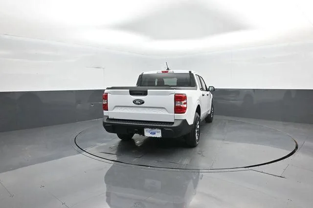 New 2026 Oxford White Ford XLT image 7