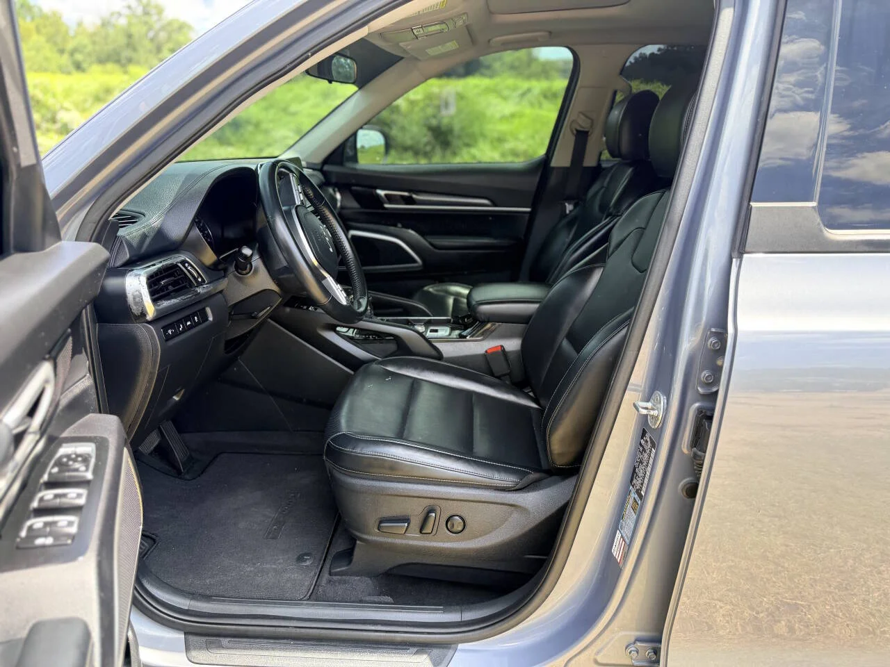 Used 2022 Gray Kia S 4dr SUV image 12