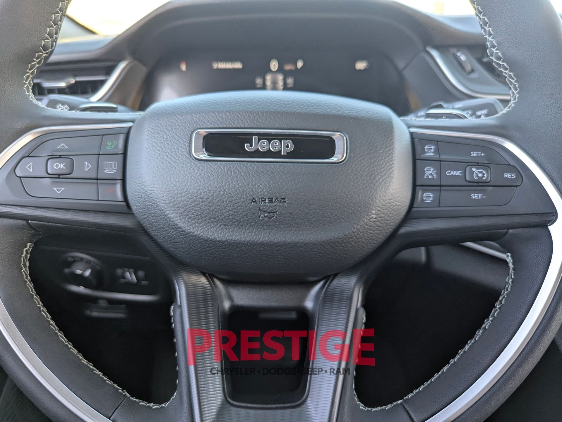 New 2026 Baltic Gray Metallic Clear-Coat Exterior Paint Jeep Laredo X image 14