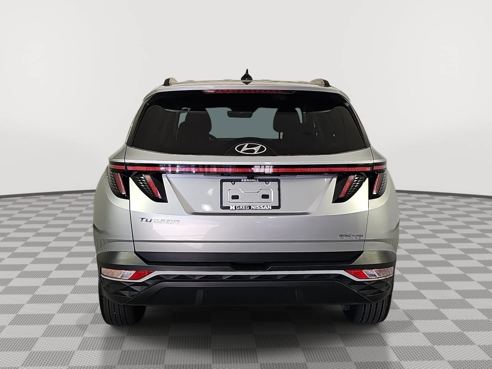 Used 2023 Silver Hyundai SEL image 7