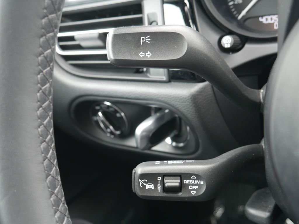 Used 2022 Silver Porsche Base image 30
