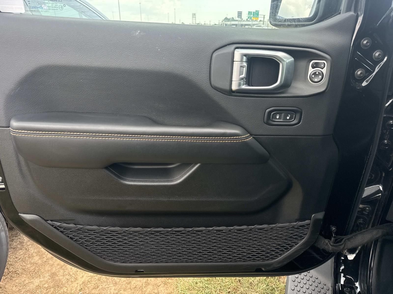 Used 2024 Black Jeep Sahara image 17