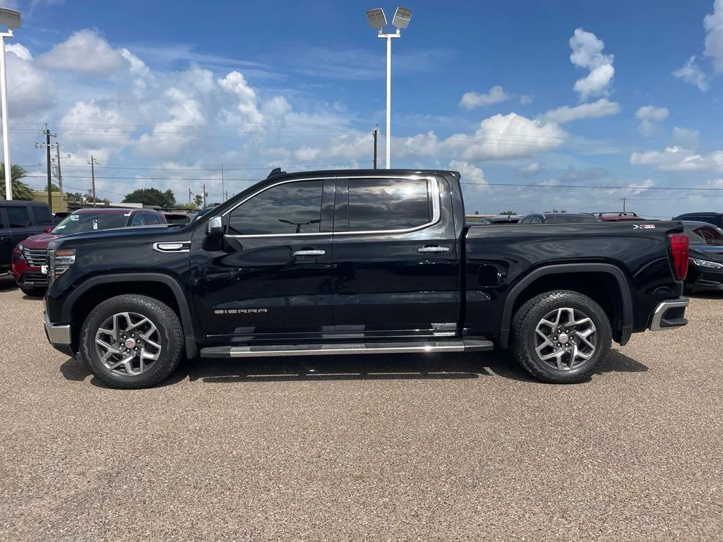 Used 2024 Black GMC SLT image 4