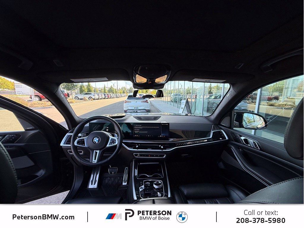 Used 2026 Black BMW M60i image 27
