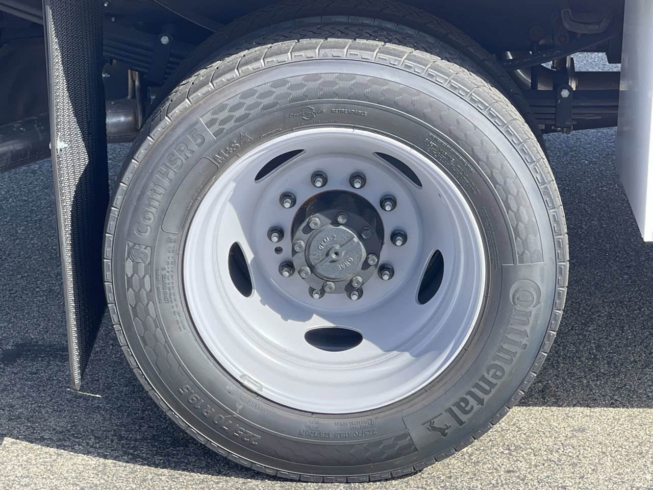 2025 Ford F-550 Super Duty Chassis Cab XL - Photo 11