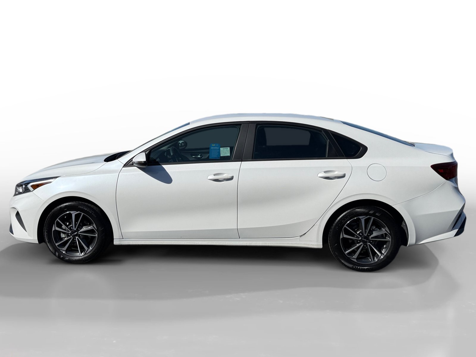 Used 2023 Snow White Pearl Kia LXS image 2