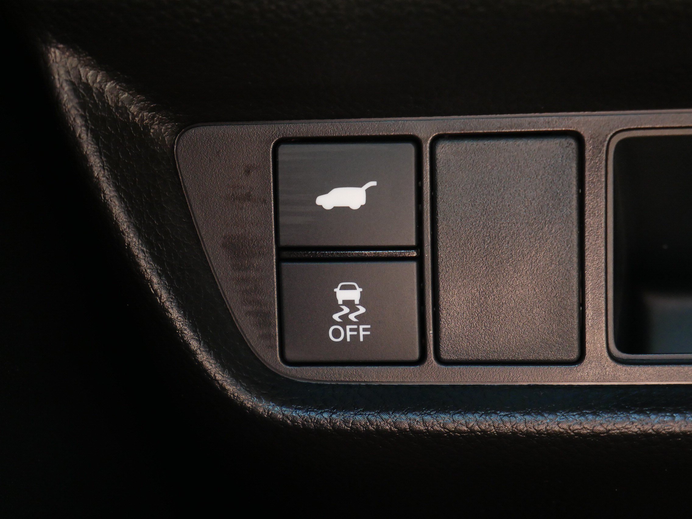 Used 2025 Solar Silver Metallic Acura FWD image 26
