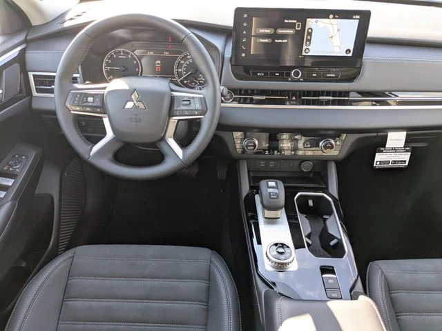 New 2026 Silver Mitsubishi SE image 17