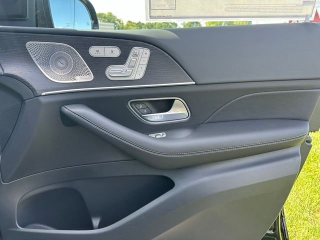 New 2027  Mercedes-Benz GLS 450 image 32