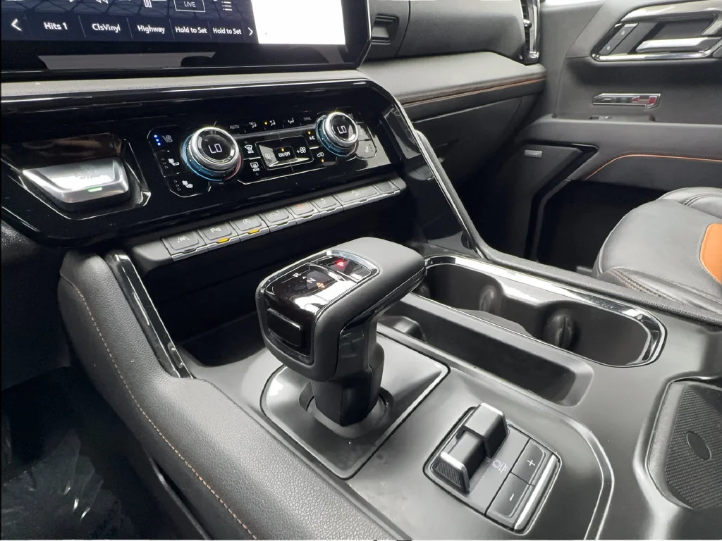 Used 2025 White GMC AT4 image 54
