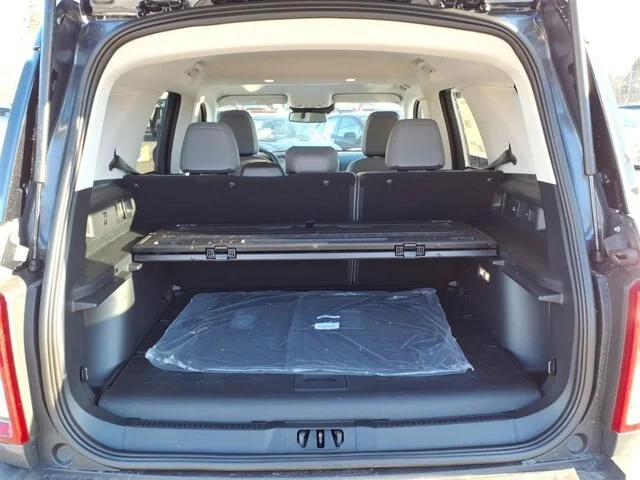 New 2026 Carbonized Gray Metallic Ford Badlands image 33