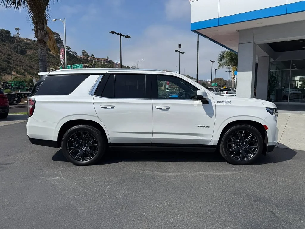 Used 2023 Iridescent Pearl Tricoat Chevrolet High Country image 6
