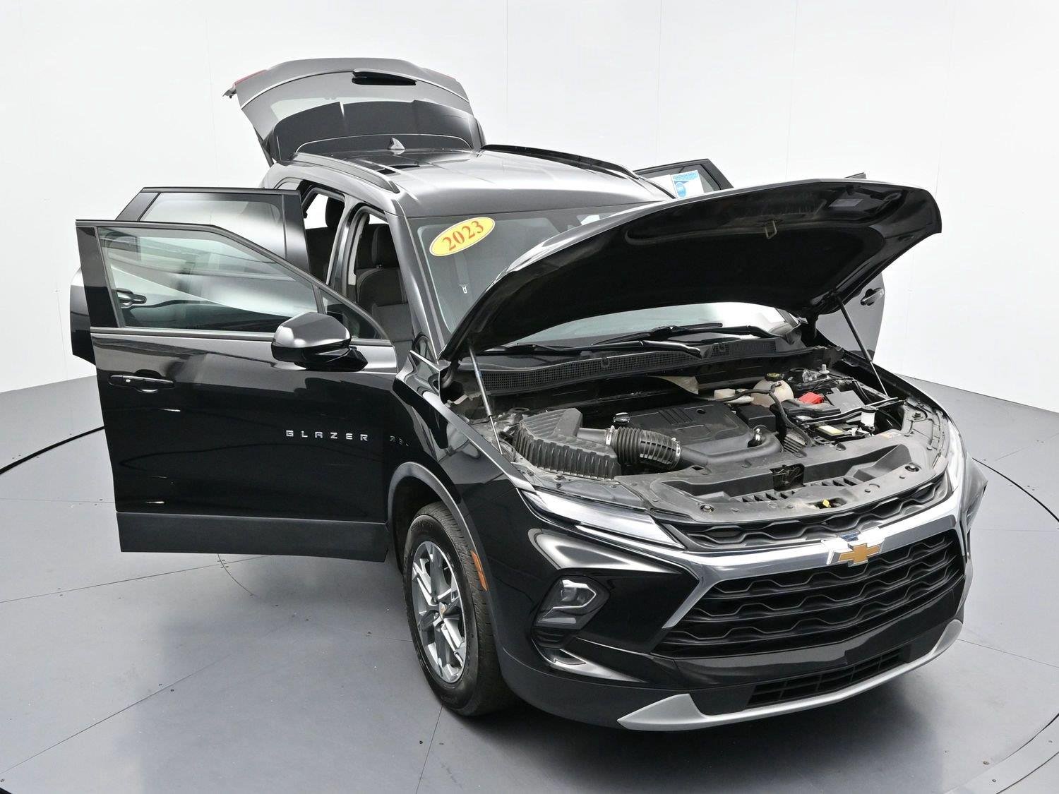 Used 2023 BLACK Chevrolet LT image 46