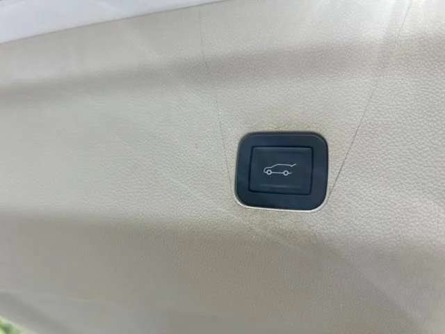 Used 2023 Crystal White Tricoat Cadillac Sport Platinum image 26