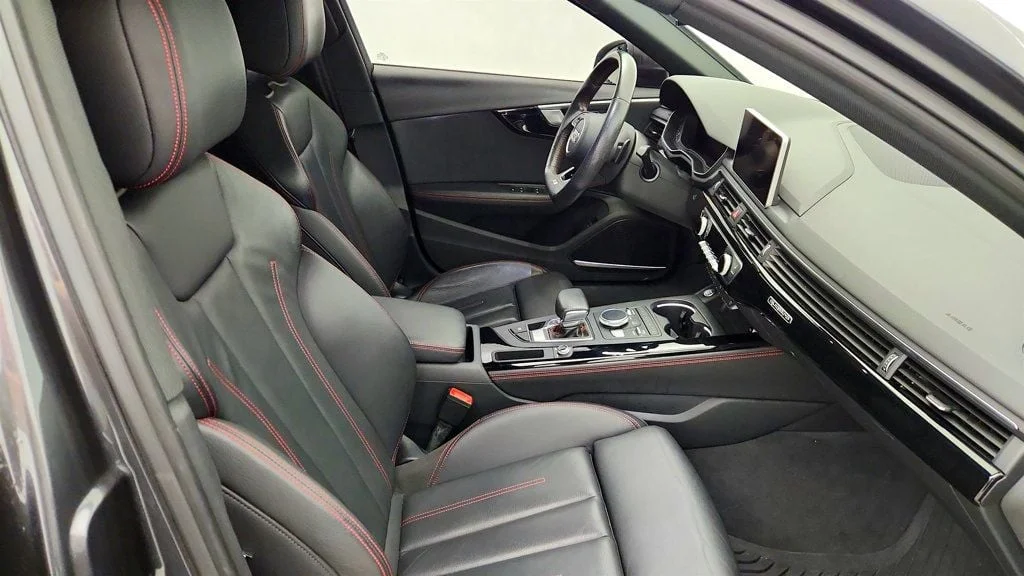 Used 2019 Daytona Gray Pearl Effect Audi Premium Plus 45 TFSI quattro w/ Black Optic Plus Pkg & B&O Sound image 25