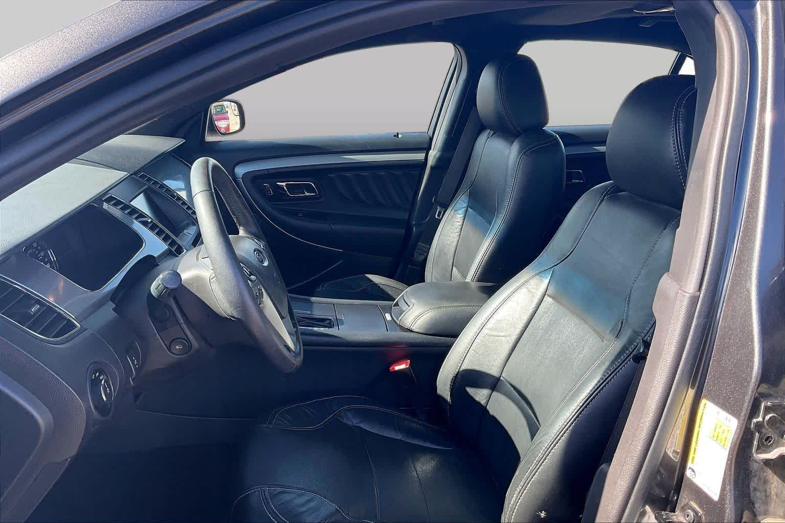 Pre-Owned 2015 Ford Taurus SEL