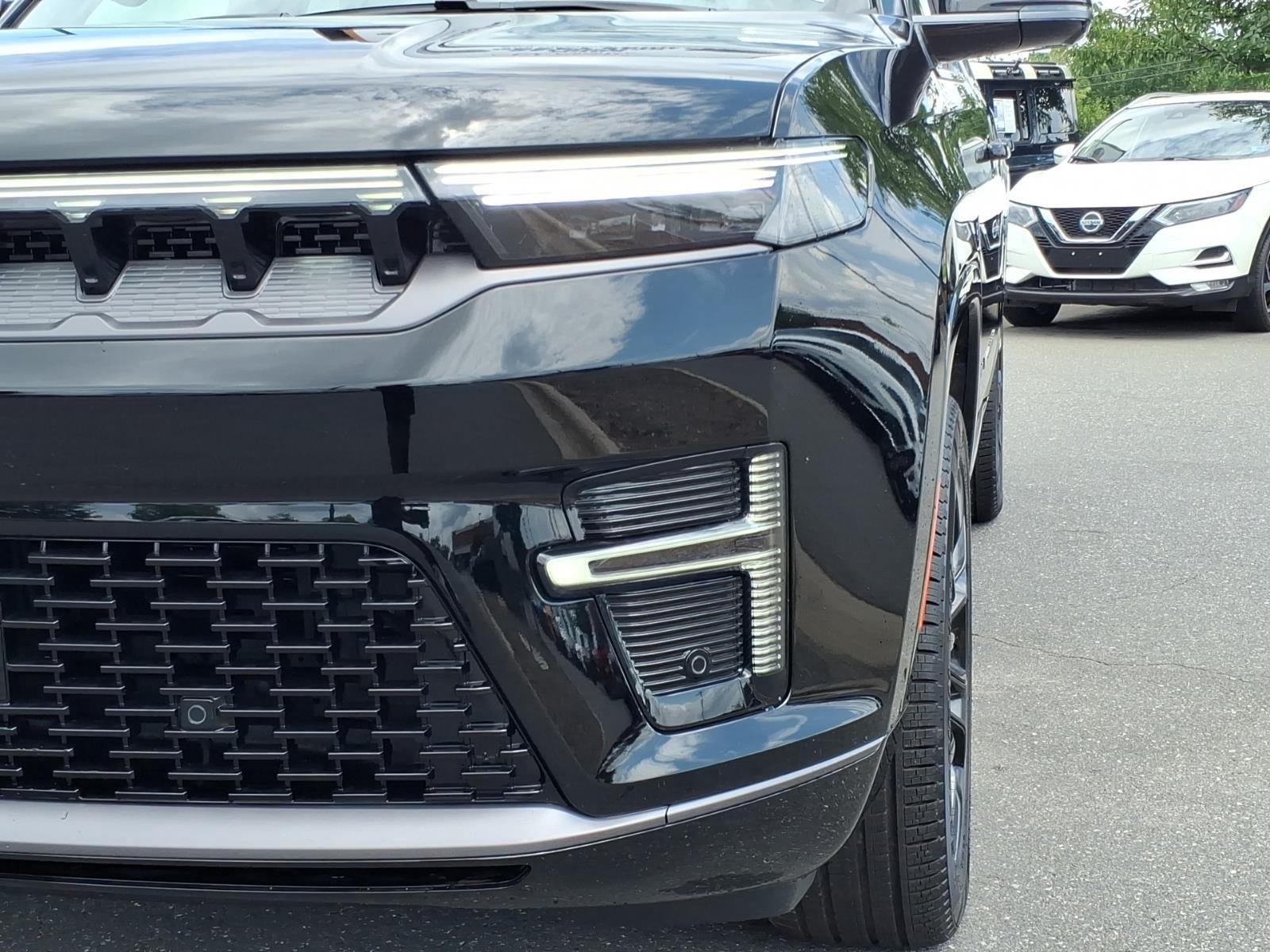 New 2026 High Gloss Black Exterior Paint Jeep Summit Obsidian image 18