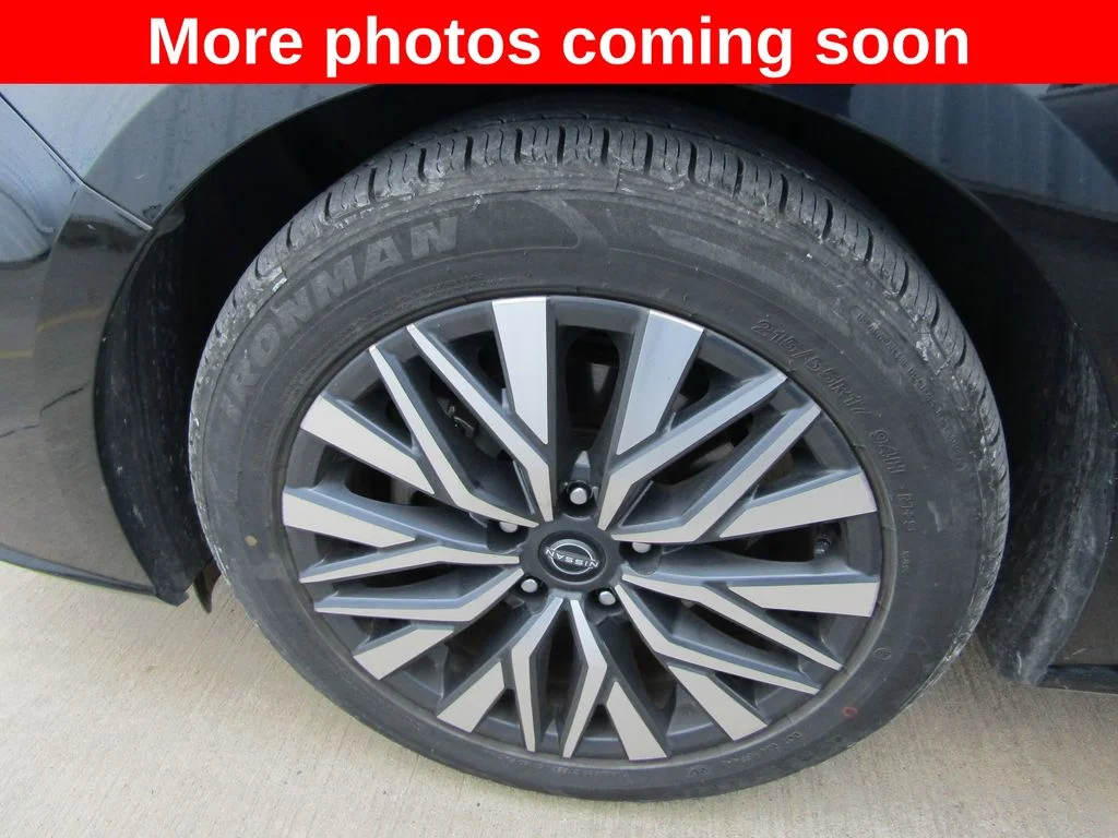 Used 2024 Black Nissan 2.5 SV image 10