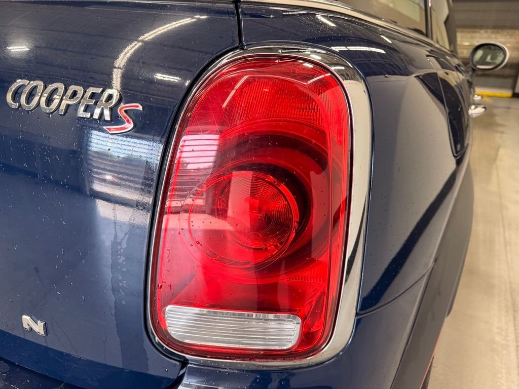Used 2019 MINI Yours Lapisluxury Blue MINI  image 5