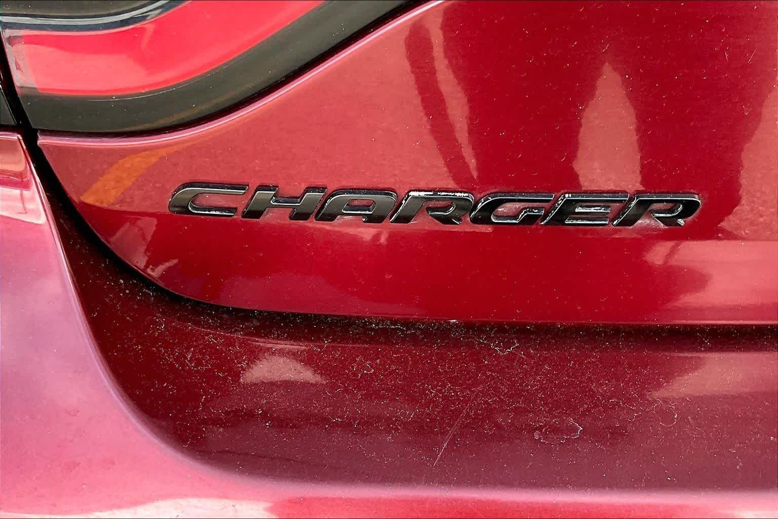 Used 2019 Octane Red Pearlcoat Dodge SXT image 10