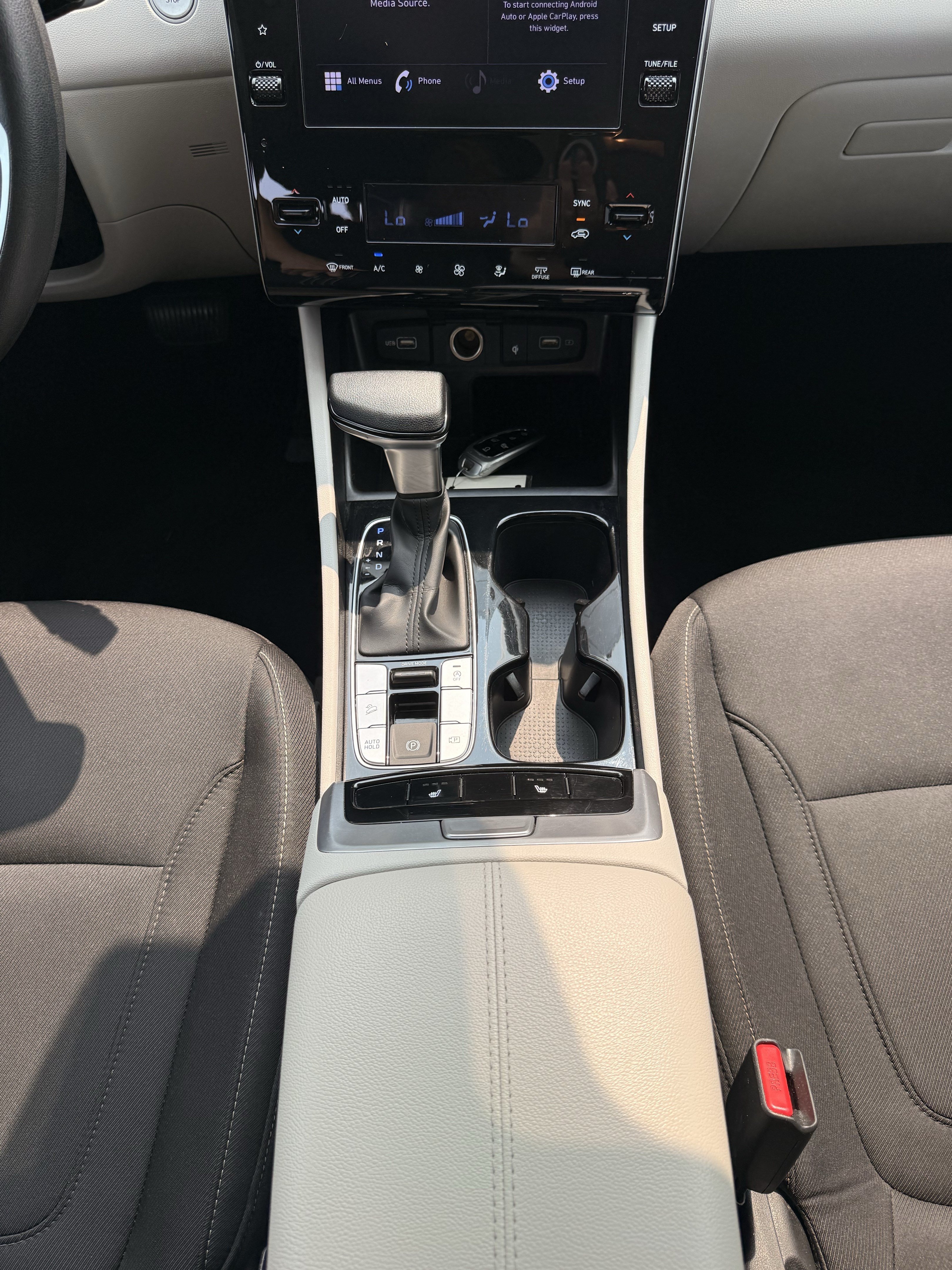 Used 2024 White Pearl Hyundai SEL image 29