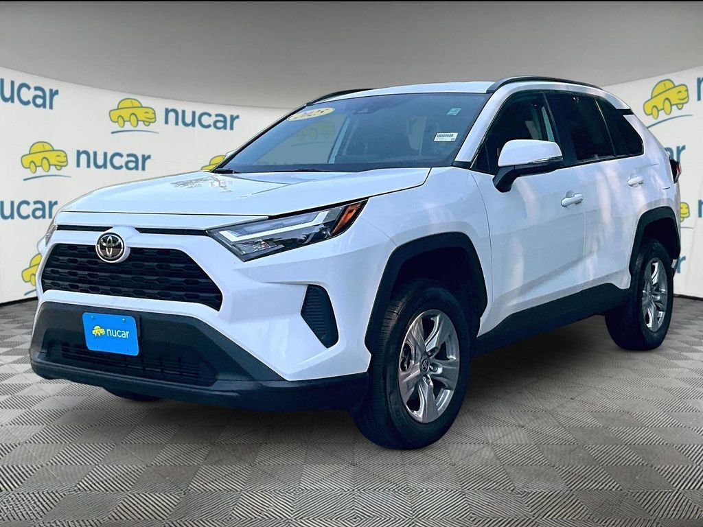Used 2025 White Toyota XLE image 3