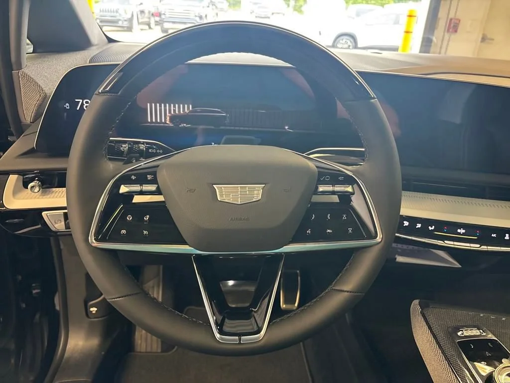 2025 Cadillac OPTIQ Sport 1 - Photo 37