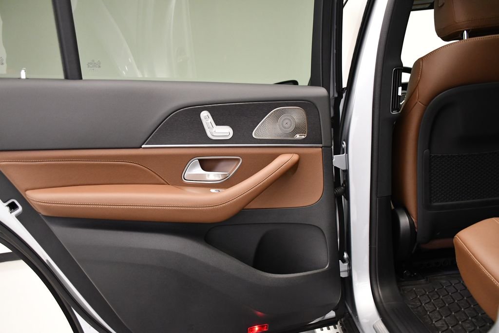 2025 Mercedes-Benz GLS Base - Photo 40