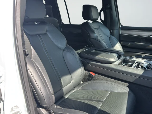 Used 2025 White Jeep Series III image 26