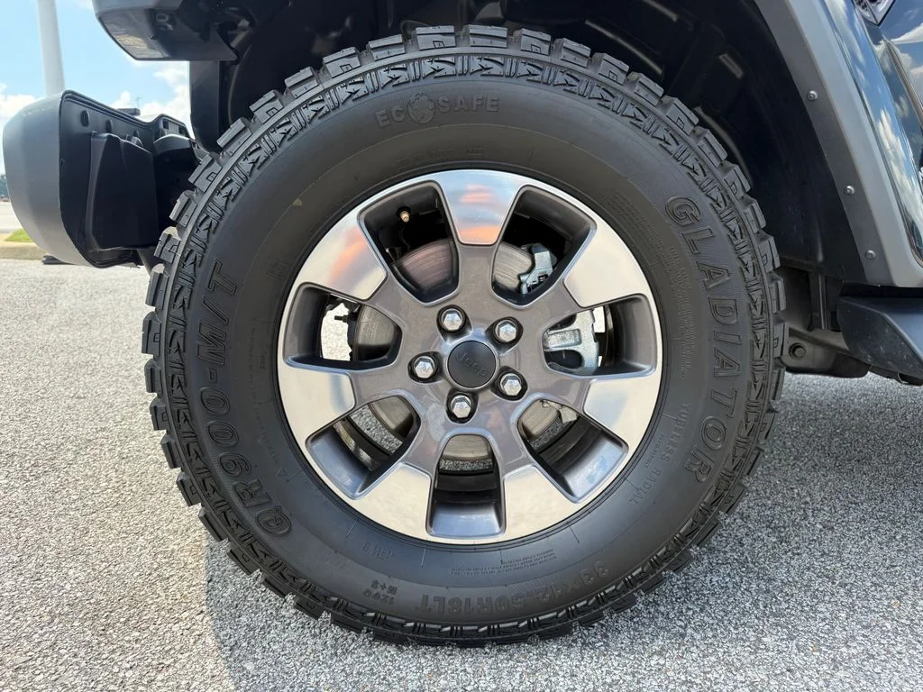 Used 2018 Black Jeep Unlimited Sahara image 23