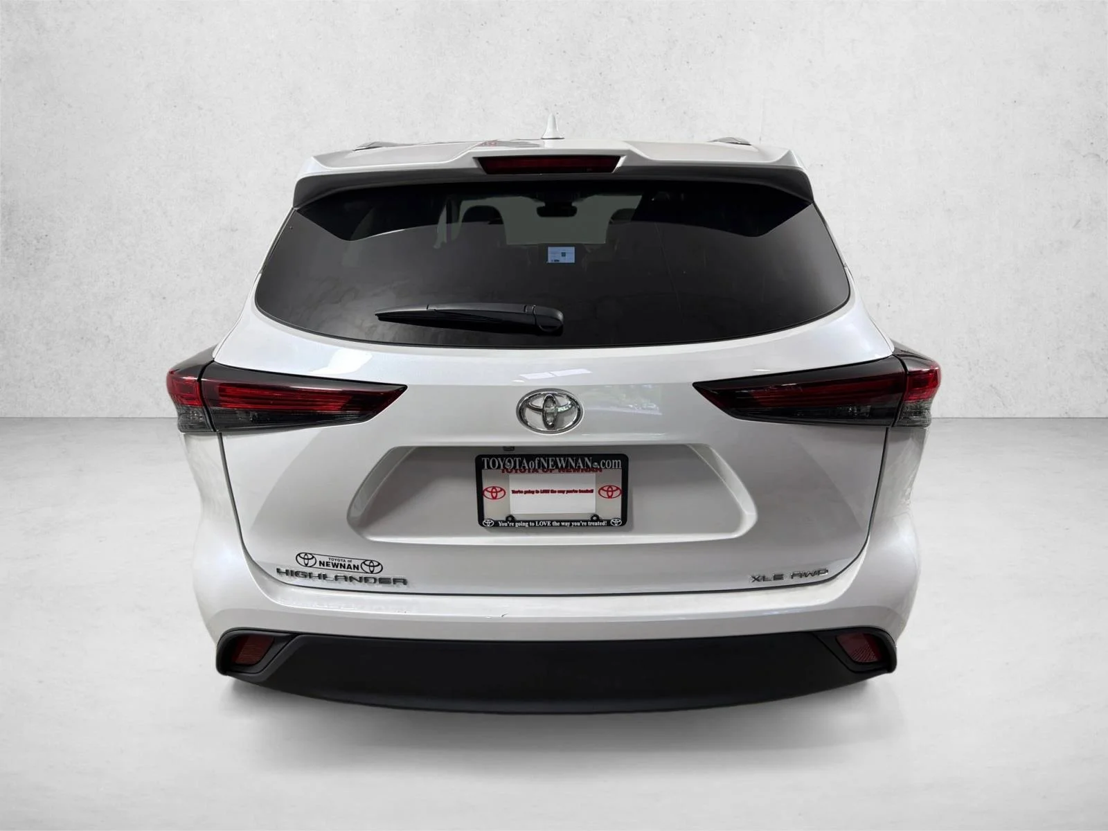Used 2025 Gray Toyota LE image 5
