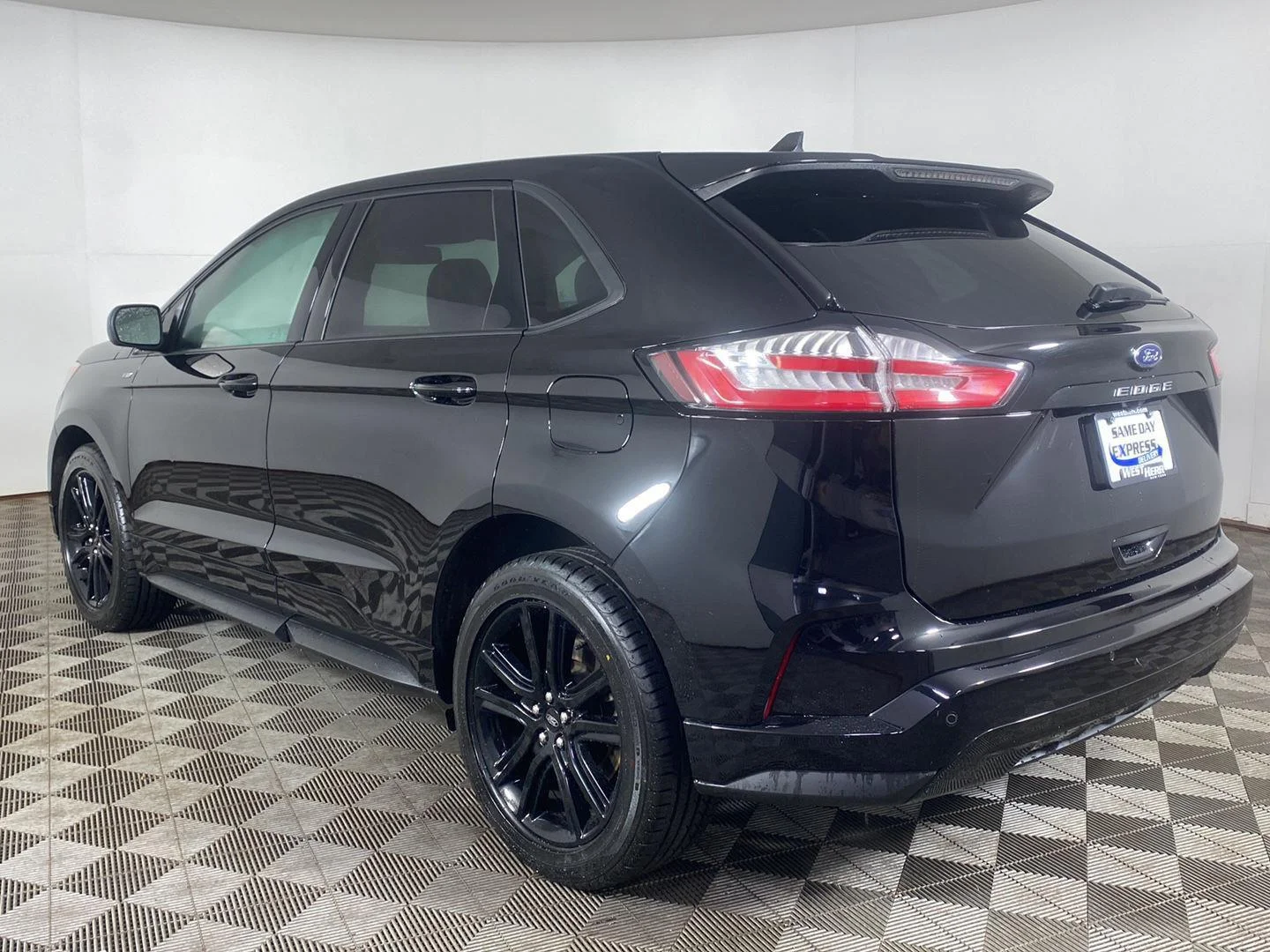 Used 2023 Agate Black Ford ST-Line image 27