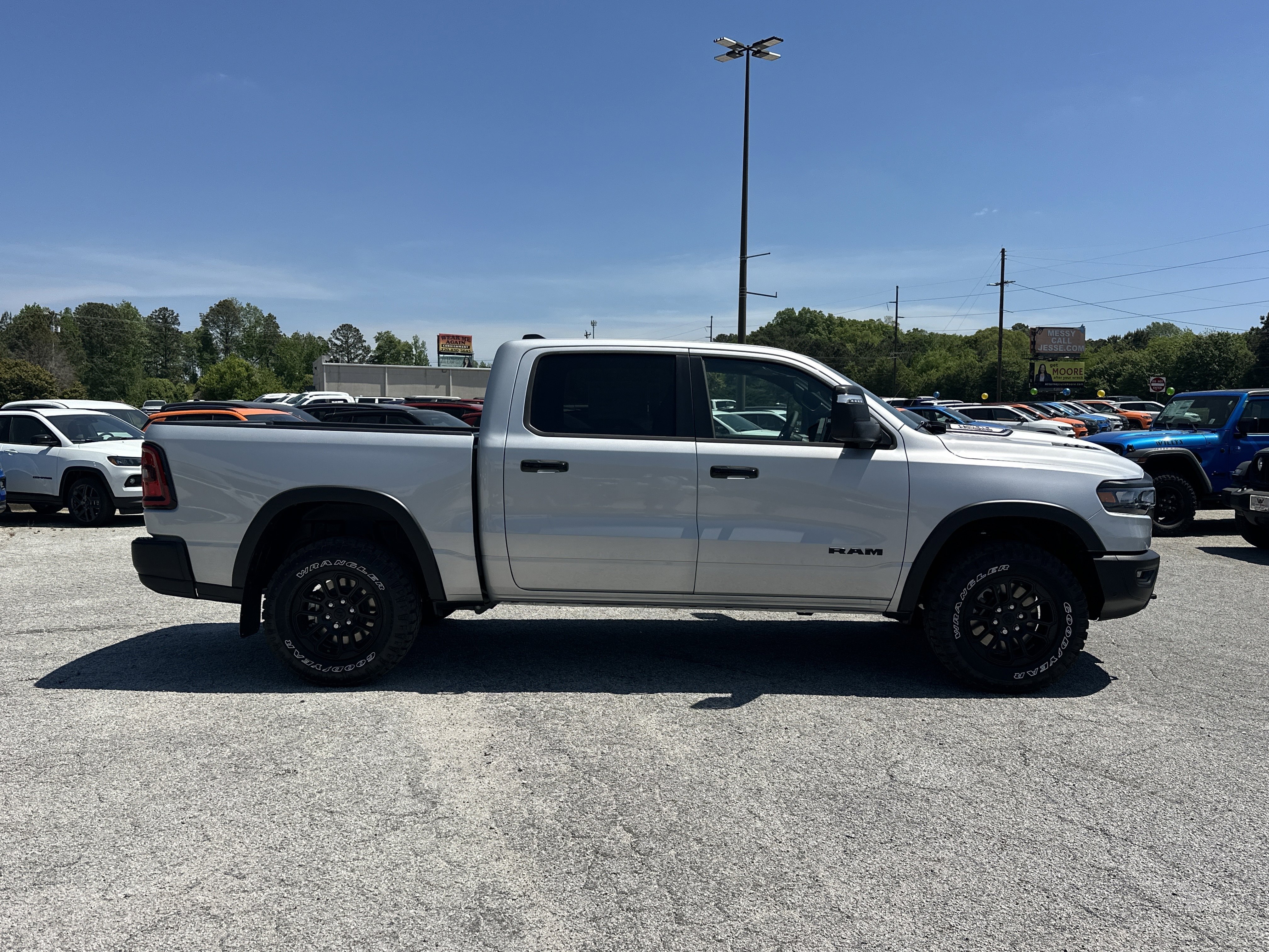 New 2026 Silver Zynith Exterior Paint RAM Rebel image 9