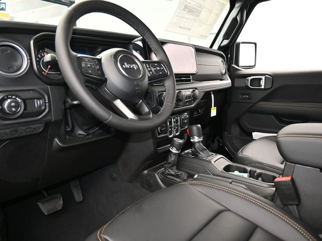 New 2026 Black Clear-Coat Exterior Paint Jeep Sahara image 12