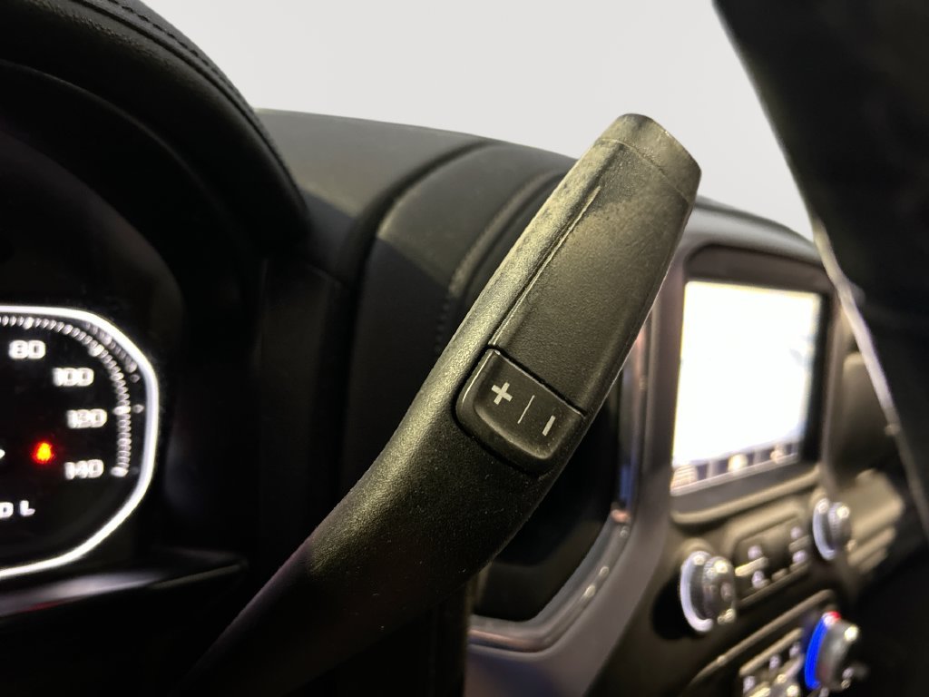 Used 2020 Black GMC SLT image 22