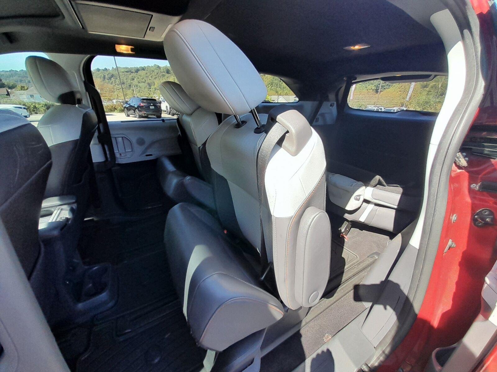 Used 2022 Ruby Flare Pearl TOYOTA  image 54