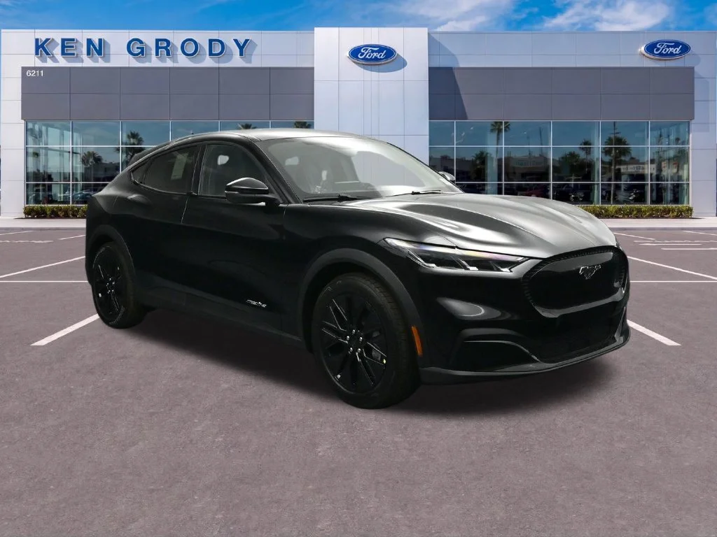 New 2026 Shadow Black Ford Select image 1