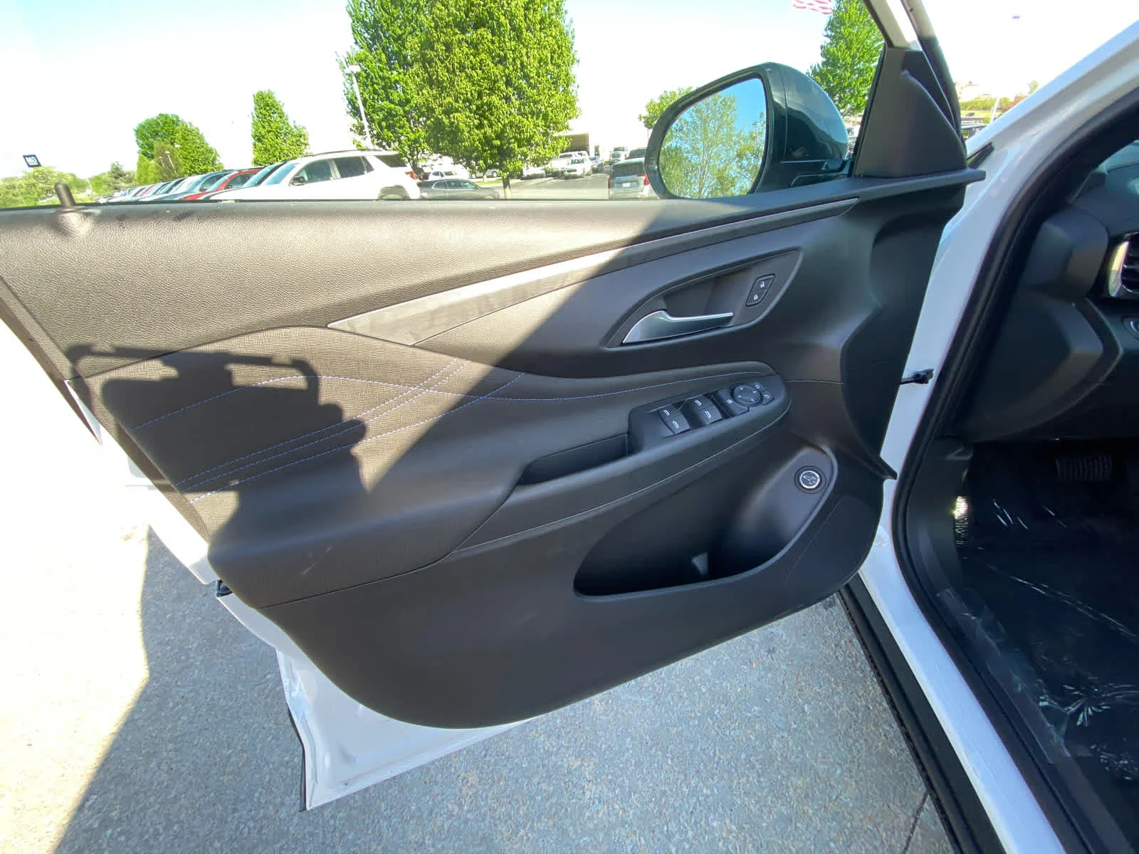 New 2026 Summit White Buick Sport Touring image 10