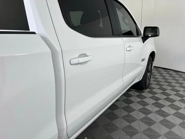 Used 2021 White Chevrolet RST image 9