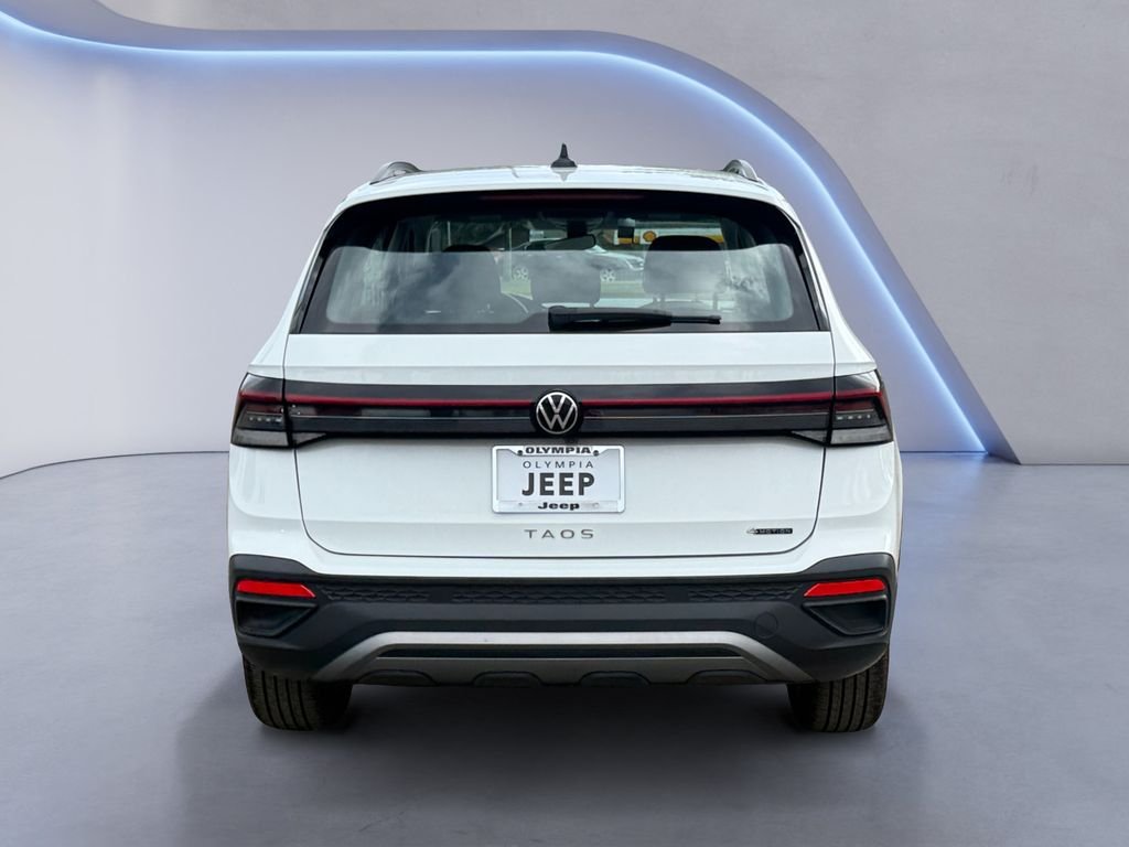 Used 2025 White Volkswagen 1.5T S image 4