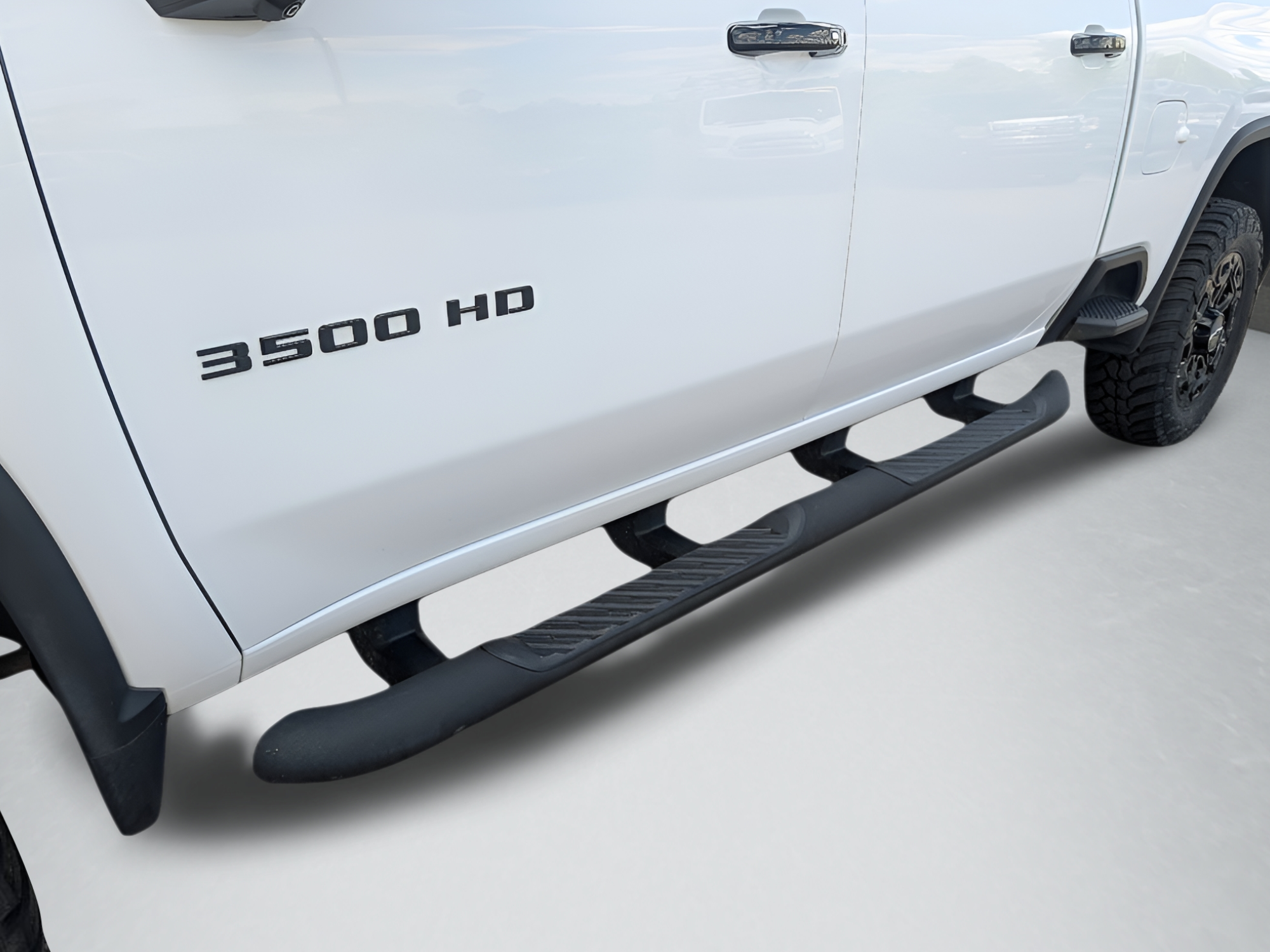 Used 2022 Summit White Chevrolet LTZ image 13