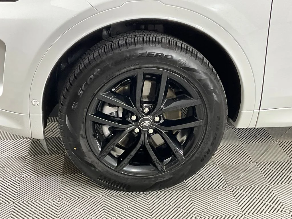 Certified Used 2025 White Land Rover S image 30