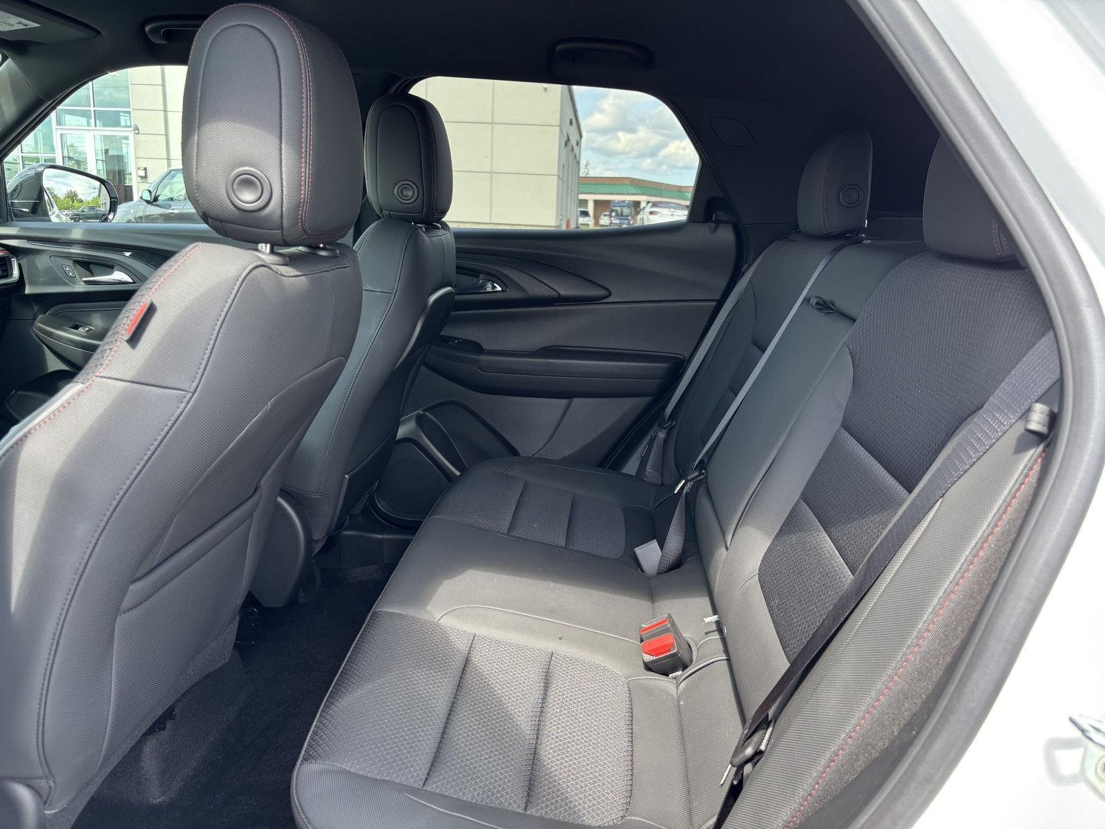 Used 2023 Summit White Chevrolet RS image 30