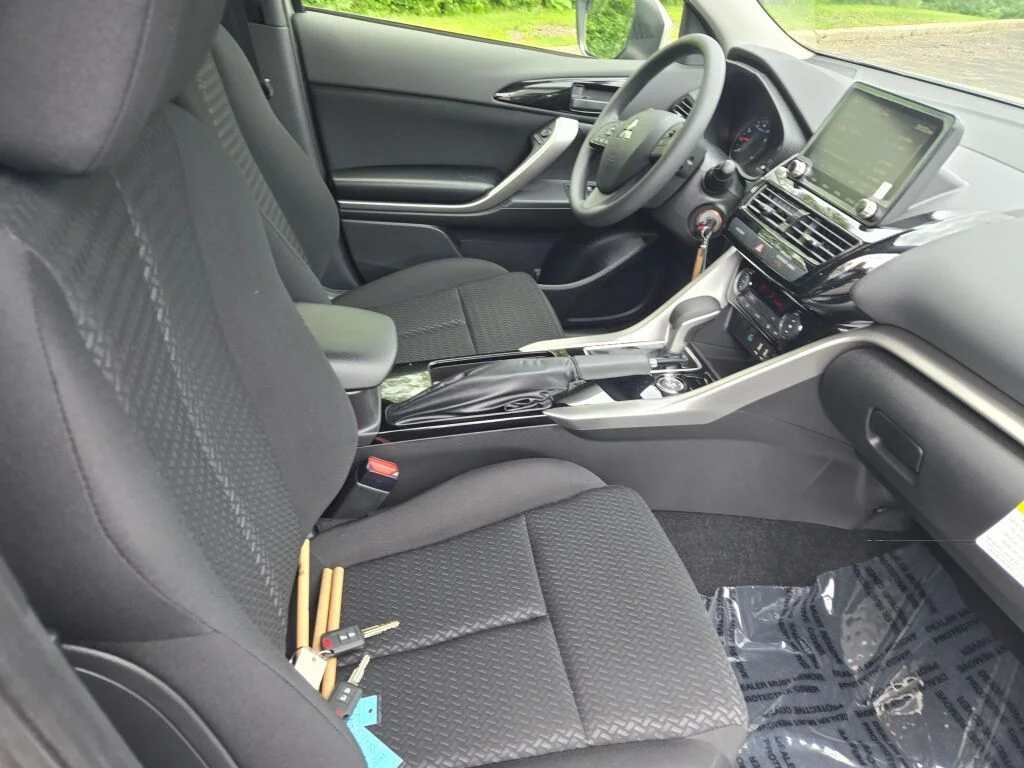 New 2026 Gray Mitsubishi ES image 4