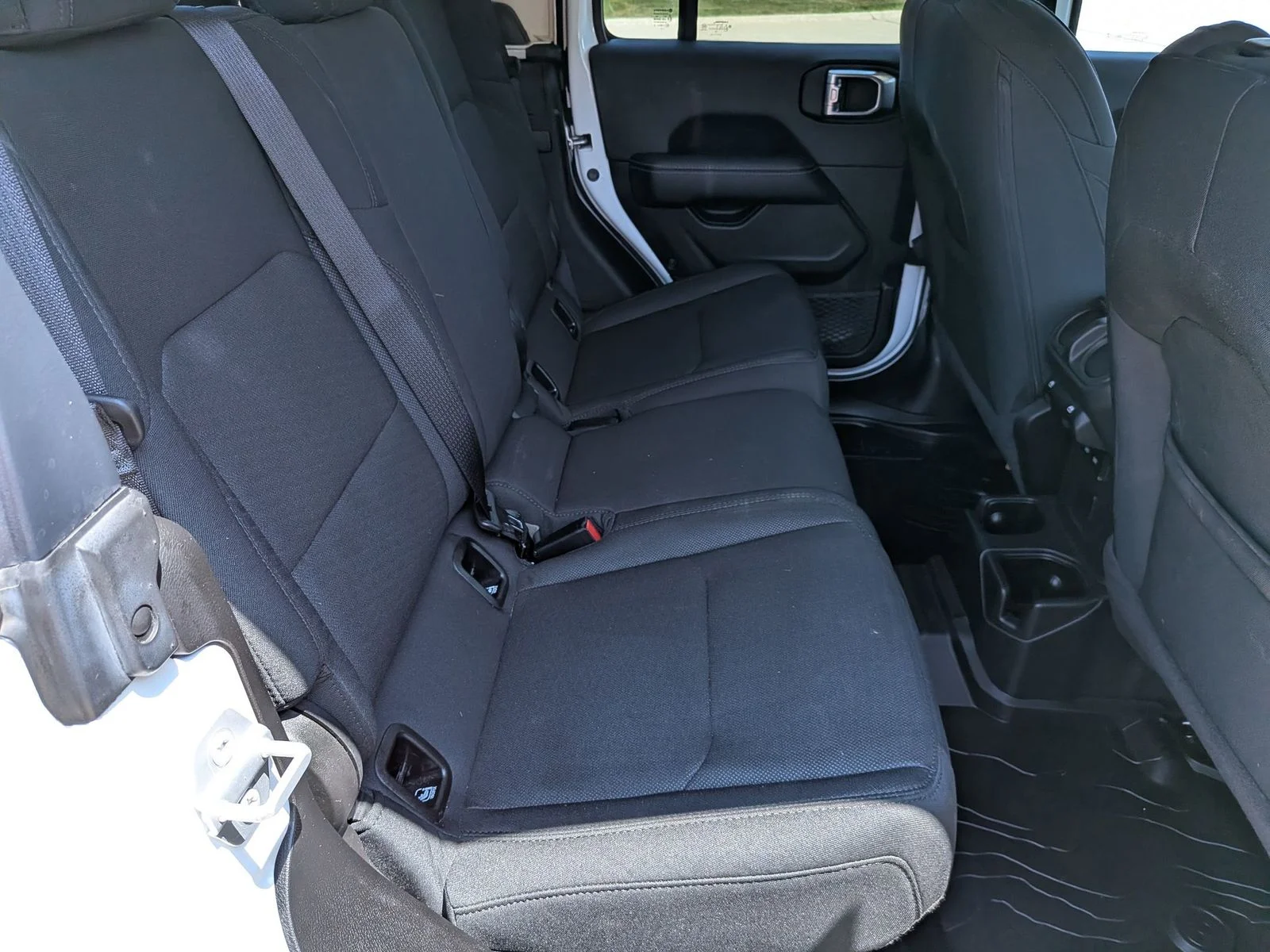 Used 2022 Bright White Clearcoat Jeep Overland image 30